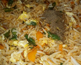 ரோட்டுக்கடை முட்டை ஃப்ரைடு ரைஸ் (Muttai fried rice recipe in tamil) ரெசிபி ஸ்டேப் 7 புகைப்படம்