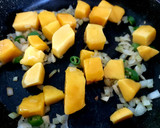 Foto del paso 3 de la receta: Salsa de mango para ensalada