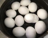 A picture of step 4 of Hard boiled eggs 4-4-4 methodIn a pressure cooker.