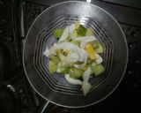 Foto langkah ke 3 dari resep Mixed Salad (Salad Apel Hijau & Timun).