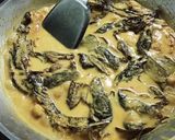 Foto langkah ke 5 dari resep Resep Gulai Ikan Salai Kecombrang.