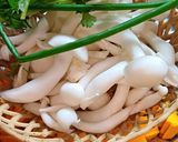 Hình bước làm 1 của món Canh bí ngô, thịt bò bằm, nấm linh chi