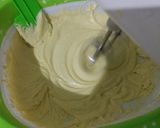 Foto langkah ke 4 dari resep Cupcake Ekonomis.