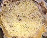 Foto del paso 5 de la receta: Tarta salada de masa quebrada con champiñones y gambitas