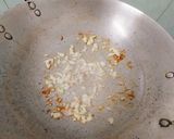 Hình bước làm 3 của món Gà chiên sauce khóm