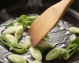 Hình bước làm 1 của món Cơm Chiên Kim Chi – 김치볶음밥