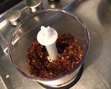 Une image de l'étape 3 de Hamburgers aux tomates séchées,ail mariné et épices italiennes.