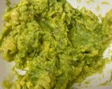 Hình bước làm 2 của món Guacamole - Salad Mexico 🥑🥑