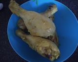 A picture of step 2 of Soto Ayam (Yellow Chicken Clear Soup).
