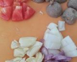 Foto langkah ke 3 dari resep 21. Sup Bening Bumbu Iris.