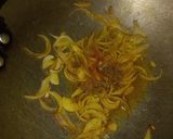 A picture of step 3 of Red sauce pasta.