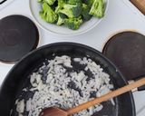 Sajtkrémes, brokkolis tészta 🧀🥦 recept fázis 1 fotója