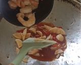 Foto langkah ke 5 dari resep Udang asam manis.
