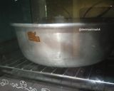 Foto langkah ke 8 dari resep Bolu Sarang Semut/Caramel Cake, 4 telur.
