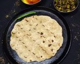 A picture of step 4 of Khoba roti.