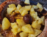Foto del paso 2 de la receta: Butifarra asada con patatas y chorizo picante
