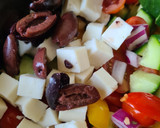 Foto del paso 3 de la receta: Ensalada griega, o casi