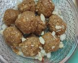 A picture of step 6 of Til churma ladoo.
