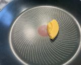 Une image de l'étape 9 de Porc à l'ananas, prune et gingembre.
