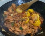 Foto langkah ke 3 dari resep Udang saus padang ala resto (seafood).