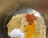 मिक्स दाल एंड वेज़िटेबल तवा पकौड़ा (mix dal and vegetable tawa pakoda recipe in Hindi) रेसिपी चरण 3 फोटो