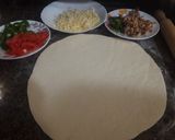 صورة لخطوة 2 من وصفة بيتزا في الطجين مثل المحلات 🍕🇩🇿