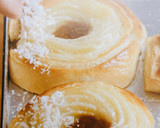 Foto del paso 10 de la receta: Facturas y medialunas de manteca