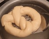 A picture of step 7 of Pretzels.