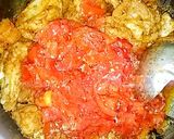 A picture of step 2 of Chicken Gravy Karahi.
