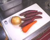 A picture of step 1 of Braised Pork belly and sweet potato with tomato.