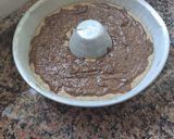 Foto del passaggio 4 della ricetta Ciambellone allo yogurt di fragole, gocce di cioccolato ❤️