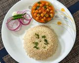 A picture of step 3 of Brown rice with chana masala.