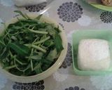 Foto langkah ke 1 dari resep Tumis tahu kangkung.