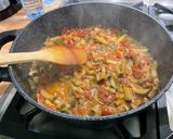 Une image de l'étape 14 de Courgettes et tomates, oignon rouge au bouillon de gambas.