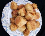 A picture of step 5 of Potato samosa roll.