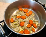 Foto del paso 3 de la receta: Escabeche de pollo