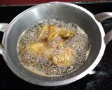 Foto langkah ke 4 dari resep Ayam goreng kuning.