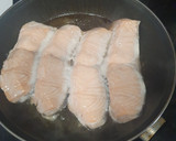 Foto del paso 3 de la receta: Salmón en salsa dulce de espárragos trigueros