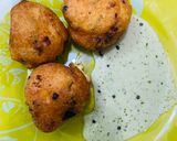 A picture of step 10 of Urad dal bonda.