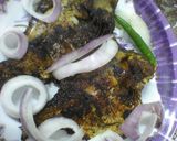 A picture of step 4 of Tandoori pomfret.