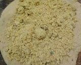 A picture of step 3 of Besan paratha.