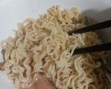 Foto langkah ke 3 dari resep Mie (instant) Kuah Susu.