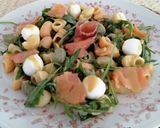 Foto del paso 7 de la receta: Ensalada de pasta con salmón ahumado