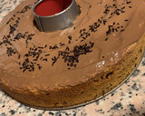 Foto del paso 5 de la receta: Bizcocho con trocitos de chocolate y por fuera cobertura de chocolate