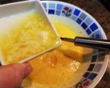 Foto del paso 2 de la receta: Buñuelos con licor de anís a la naranja