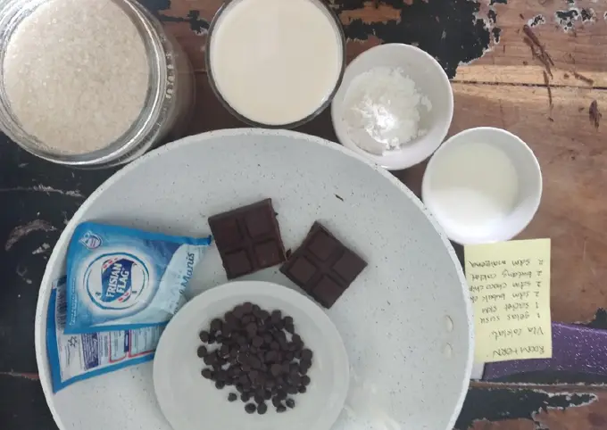 Langkah-langkah untuk membuat Resep Rhum Horn Coklat rumahan