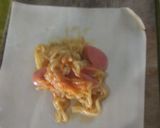 A picture of step 3 of Martabak Mie (Fried dumpling noodle and sausage).