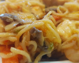 Foto del paso 9 de la receta: Noodles con pollo y gambas