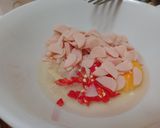 Foto langkah ke 2 dari resep Omelet Bayam Sosis.