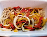 Foto langkah ke 2 dari resep Japanese Chicken Nanban with Paprika.